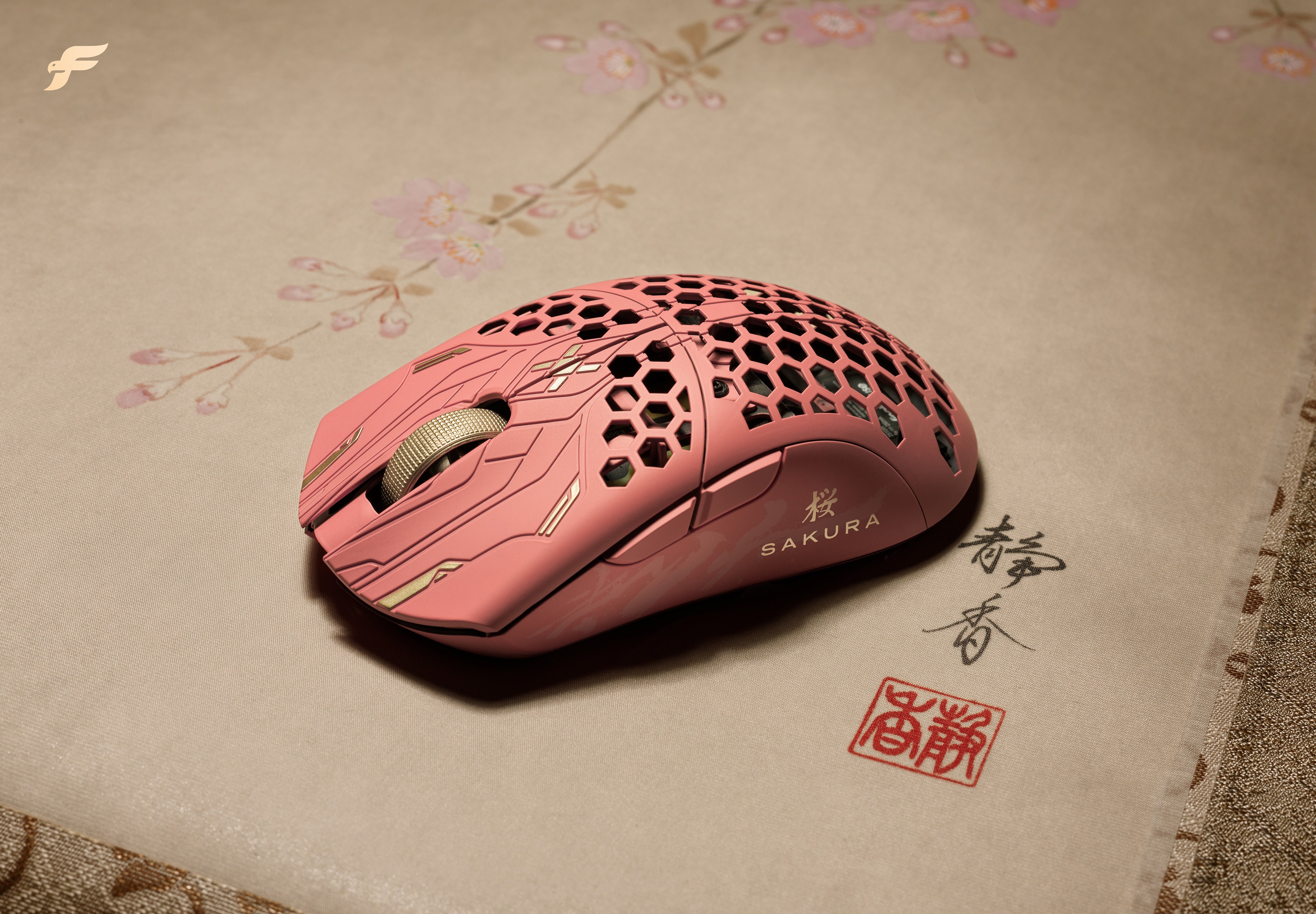 Finalmouse UltralightX uLX 本体 Finalmouse UltralightX Review - RTINGS.com